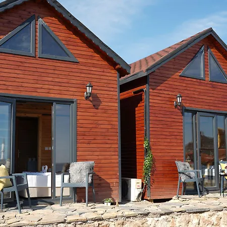 מלון Renka Holidays And Caravans אלאניה