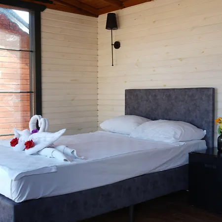 Готель Renka Holidays And Caravans *