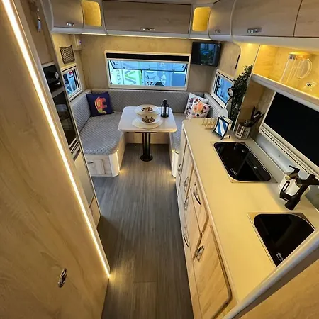 Готель Renka Holidays And Caravans *