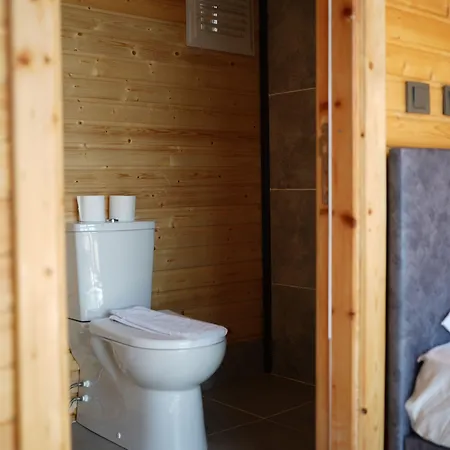 Готель Renka Holidays And Caravans *